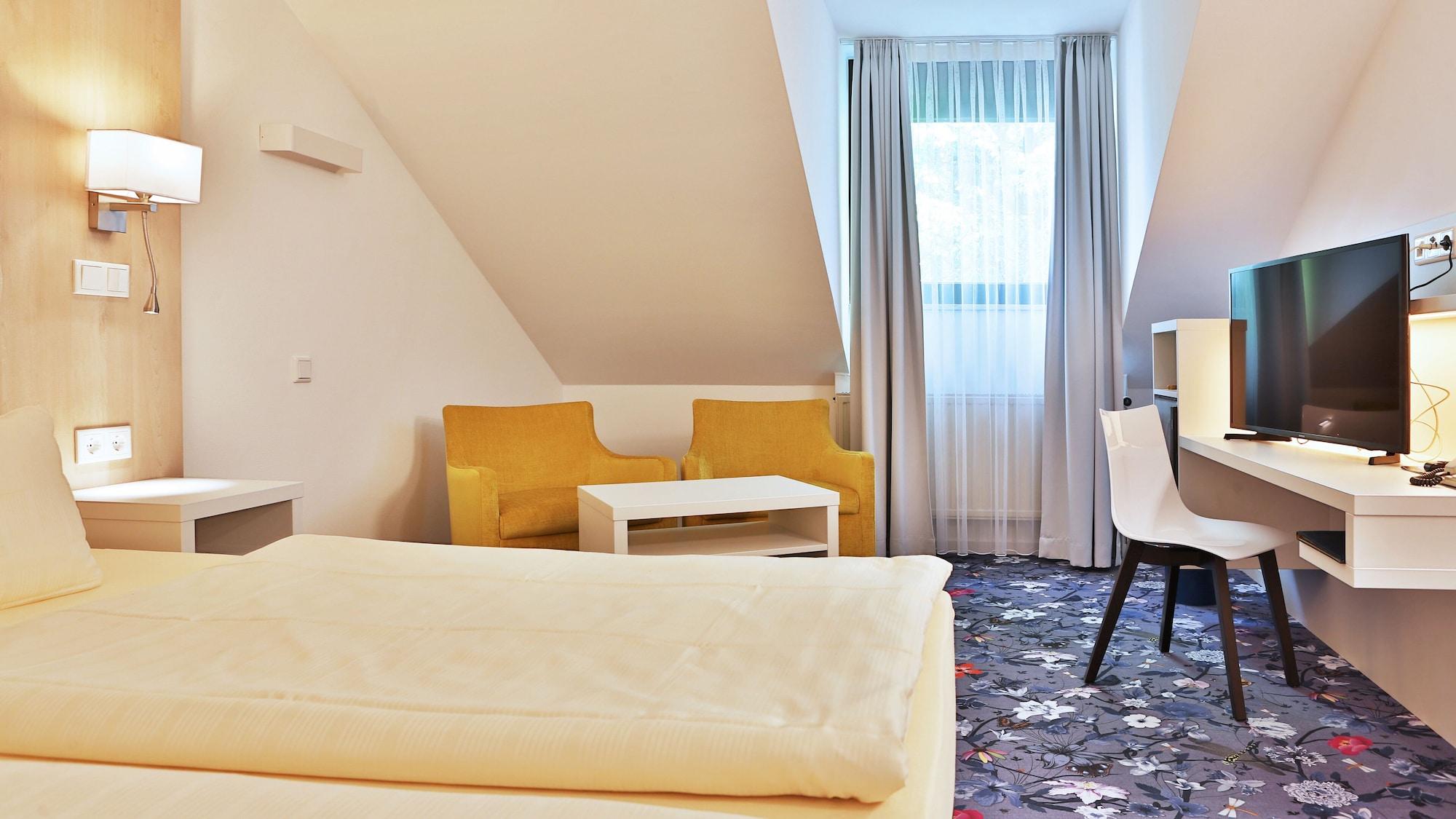Hotel Zum Loewen Mörfelden-Walldorf Exteriör bild